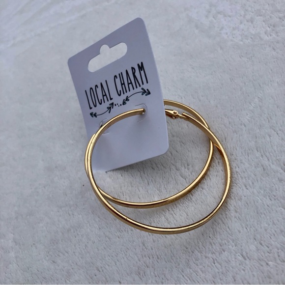 Local Charm gold hoops Earrings New - Picture 3 of 6